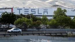 Видео: на заводе Tesla в Калифорнии произошел пожар