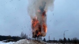 Чучело Масленицы расстреляли из танка в Петербурге — видео