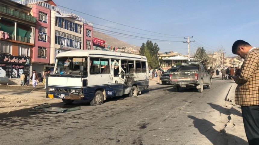 Автобус с госслужащими подорвали в столице Афганистана — фото