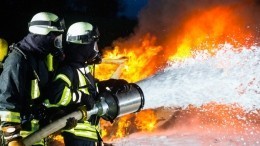 Видео: магазин горит в торговом центре в Иркутске