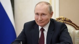 Путин анонсировал личное участие в вакцинации от COVID-19