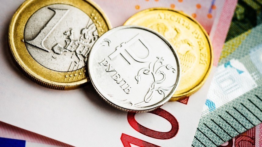 Курс евро впервые с конца февраля превысил 91 рубль