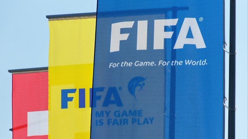 Экс-президент и бывший генсек ФИФА получили новые запреты на занятие футболом