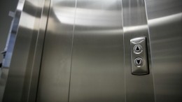 Искали 200 человек: Школьник из Подмосковья просидел всю ночь в застрявшем лифте