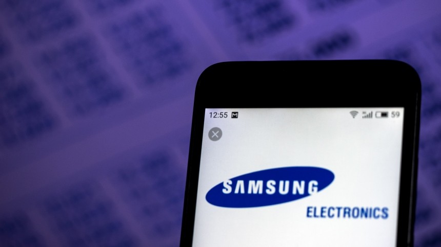 Samsung установил на смартфоны неудаляемые приложения российских компаний