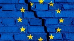 Новая нормальность: Европа готова отказаться от гражданских прав из-за пандемии