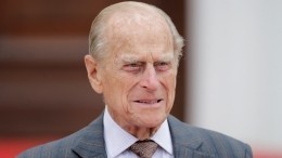 Единственная не из королевской семьи: Что известно об экс-фаворитке принца Филиппа, приглашенной на его похороны