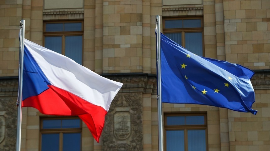 Чехия потребовала от России вернуть высланных дипломатов — реакция Кремля