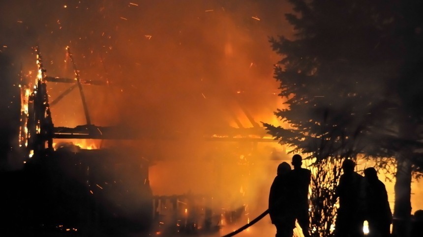 Фото с места пожара в Башкирии, где заживо сгорела семья с двумя детьми