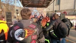 Участники мотомарша «Дороги Победы 2021» провели рок-концерт в Петербурге — видео