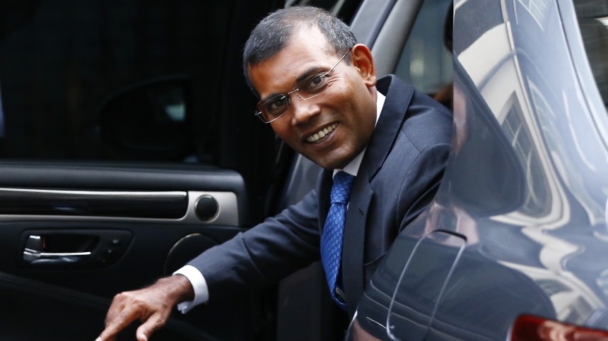 Видео: экс-президента Мальдив госпитализировали после взрыва в столице страны