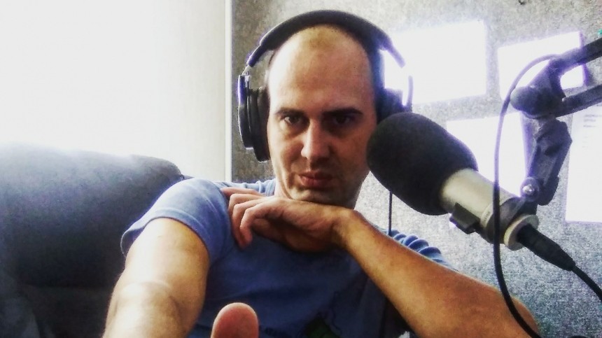 Радиоведущий Максим Рогачев умер после трех недель комы