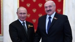 Путин и Лукашенко поздравили друг друга с Днем Победы по телефону