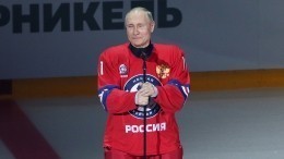 Путин вышел на лед в гала-матче Ночной хоккейной лиги