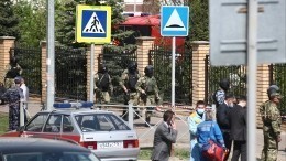 Видео: Силовики готовятся к штурму школы в Казани, где произошла стрельба