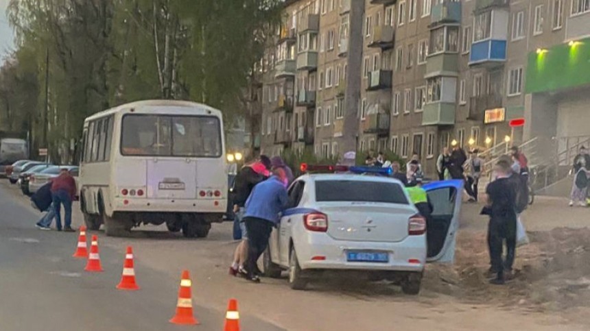 Не уследили: четырехлетнюю девочку переехал пассажирский автобус под Тверью
