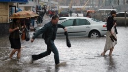 Удар стихии: сильнейший ливень обрушился на Ханты-Мансийск