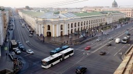 «Перебегала на красный»: пассажирка автобуса о сбитой девушке в центре Петербурга