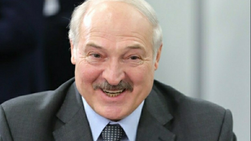 Александр Лукашенко искупался в Черном море — фото
