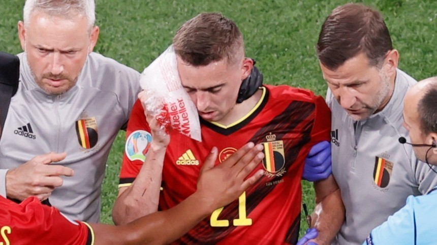 Защитник сборной Бельгии получил двойной перелом стенки глазницы на Евро-2020