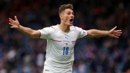 Исторический гол: чех Шик забил с 45 метров в ворота Шотландии на Евро-2020