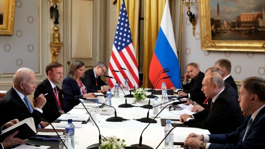 Делегаты из США рассказали, к каким договоренностям должны прийти Байден и Путин