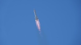 Китайский корабль «Шэньчжоу-12» пристыковался к космической станции