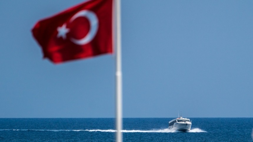 Авиасообщение с Турцией могут возобновить уже 1 июля