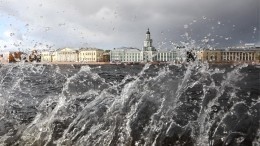 В Петербурге и Ленобласти объявлено штормовое предупреждение