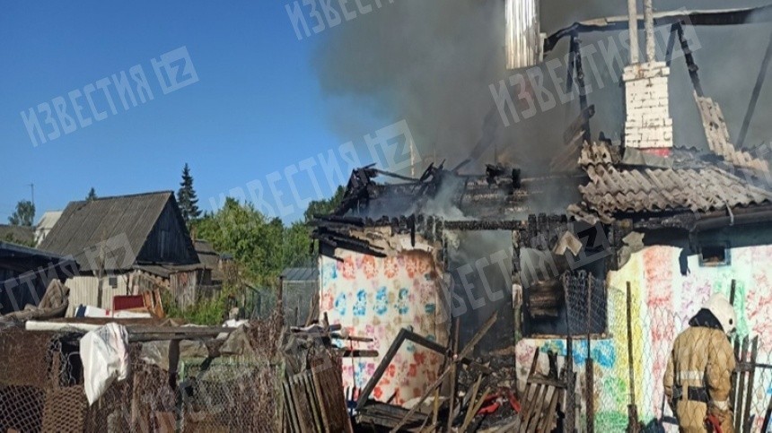 Сгорел дотла: фото с места пожара под Смоленском, где погибли пятеро детей