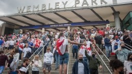 «Английские манеры»: фанаты прорвали ограждения «Уэмбли» перед финалом Евро-2020