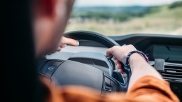 Не путешествовать и не водить машину: какие линии на руке говорят о смертельной опасности