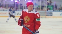 Звезда НХЛ засмущался при ответе на вопрос о романе с дочерью Маликова