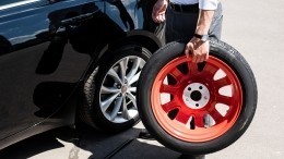 Лайфхак: Как отремонтировать пробитое колесо в дороге?
