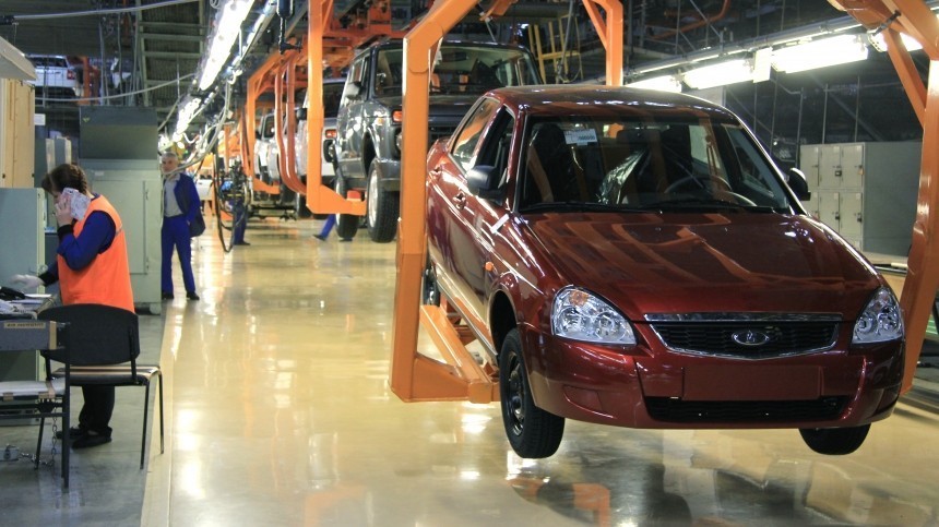 АвтоВАЗ приостановил производство некоторых моделей Lada и Renault