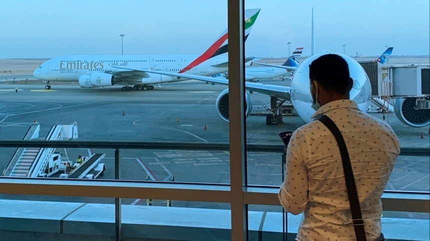 Два самолета столкнулись в аэропорту Дубая