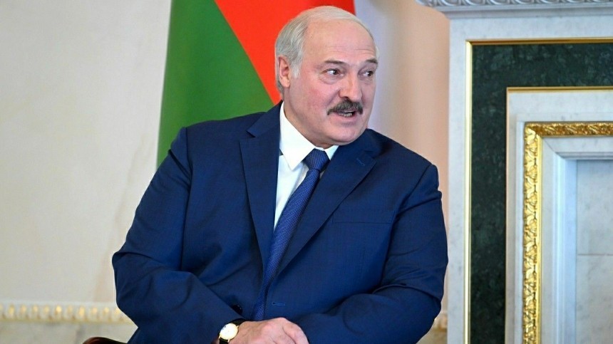 Лукашенко поделился полномочиями с правительством и местными властями