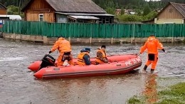 Забайкальское село затопило после прорыва дамбы из-за сильных дождей