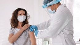 Минтруд дал работодателям рекомендации по вакцинации от коронавируса