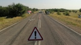 Восемь человек пострадали в ДТП с микроавтобусом и «десяткой» под Астраханью — фото