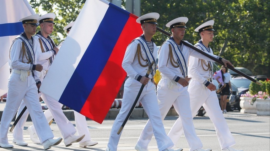 От Петербурга до Владивостока: как отметили День ВМФ в разных уголках России