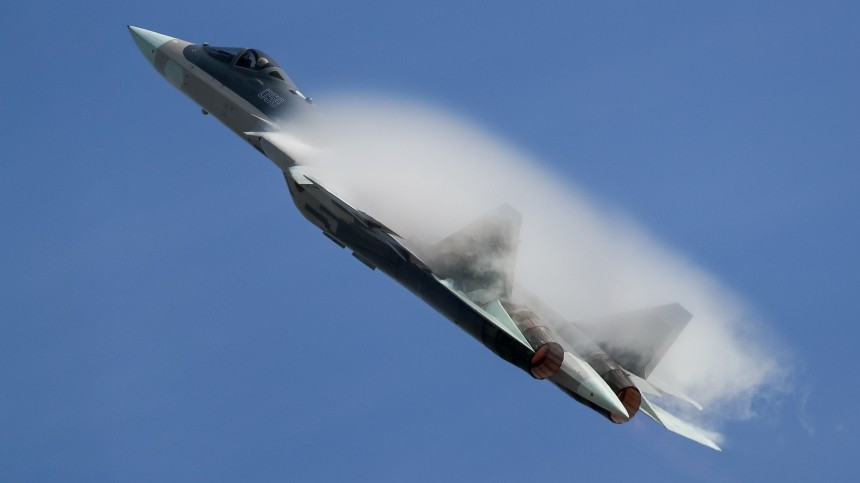 Видео: Летчик завис в воздухе на Су-57 в ходе летной программы на МАКС-2021