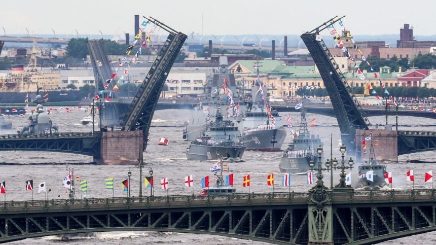 Мировые СМИ отреагировали на парад в День ВМФ России
