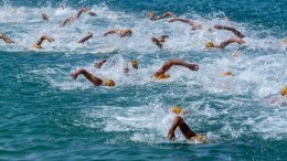 Триатлонистов на Олимпиаде едва не задавила лодка телетрансляции