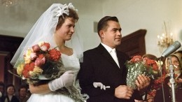 Кримплен и шляпки: Как выглядели невесты во времена СССР?