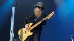 «Время, когда все умирают»: Кагадеев связал смерти басиста группы ZZ Top и Мамонова