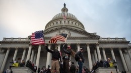 Американские законодатели наградят полицейских, защищавших Конгресс 6 января