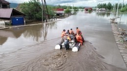 В Приамурье спасатели эвакуируют людей из затопленных поселков