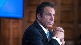 Губернатор Нью-Йорка об отставке из-за обвинений в харассменте: «Хотел сделать приятно»