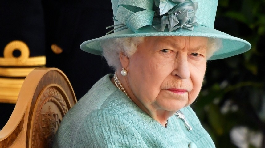 Королева Елизавета II подает в суд на принца Гарри и Меган Маркл